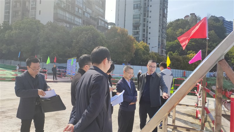 f06dd50ee5f981e7c9d8fd1fc2f96db_Jc