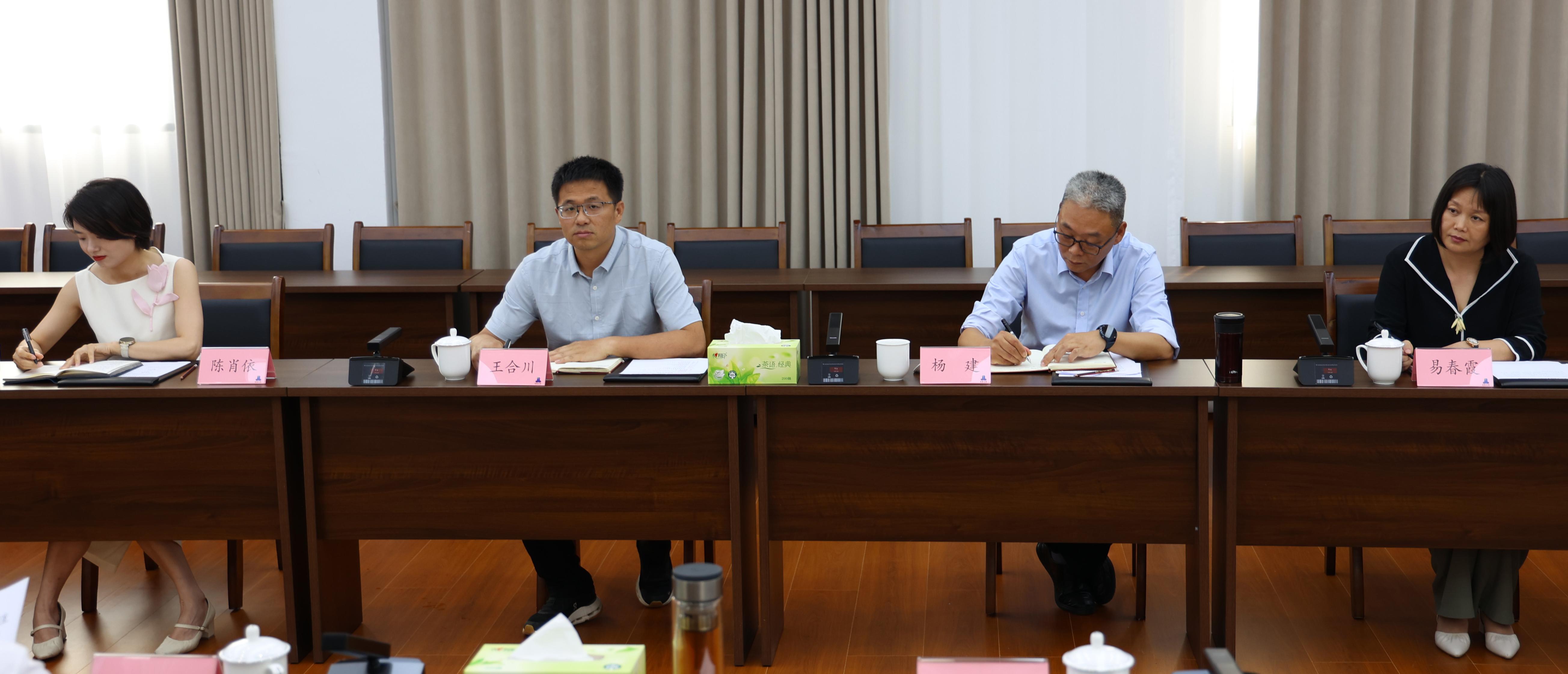 94e446d205ff20ec3fce98b1823b33d